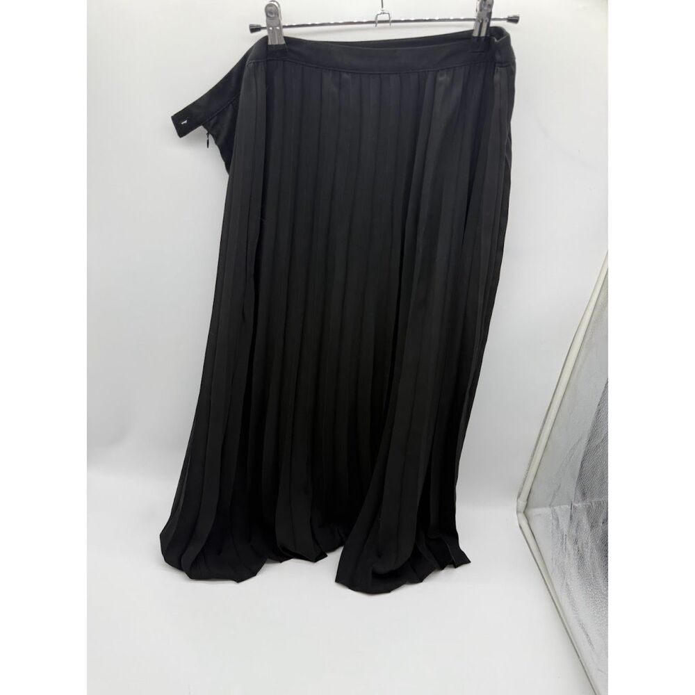 Christopher & Banks size 12P black
